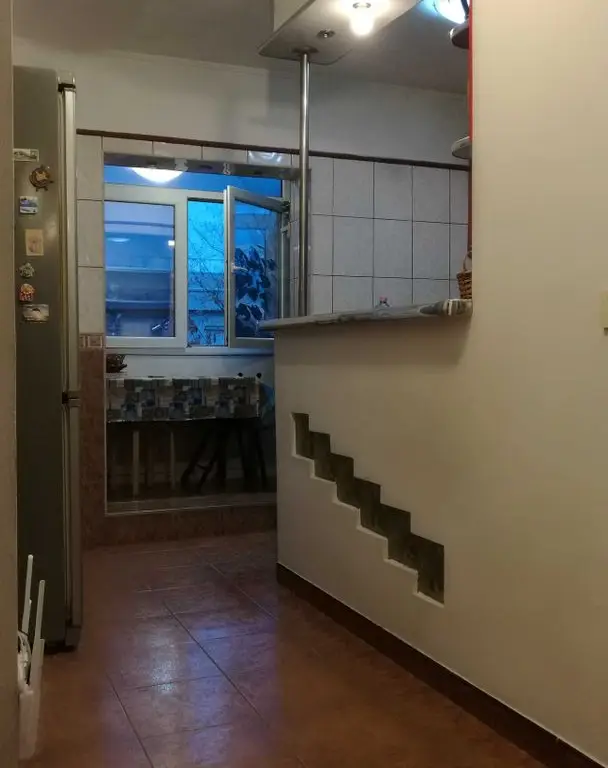 APARTAMENT 3 CAMERE, decomandat, cartier Baneasa, particular