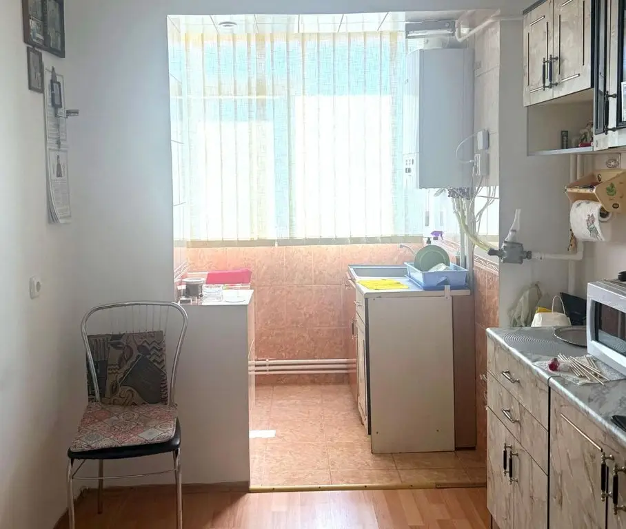 De vanzare apartament 2 camere, Mazepa 1, 64.000 Euro