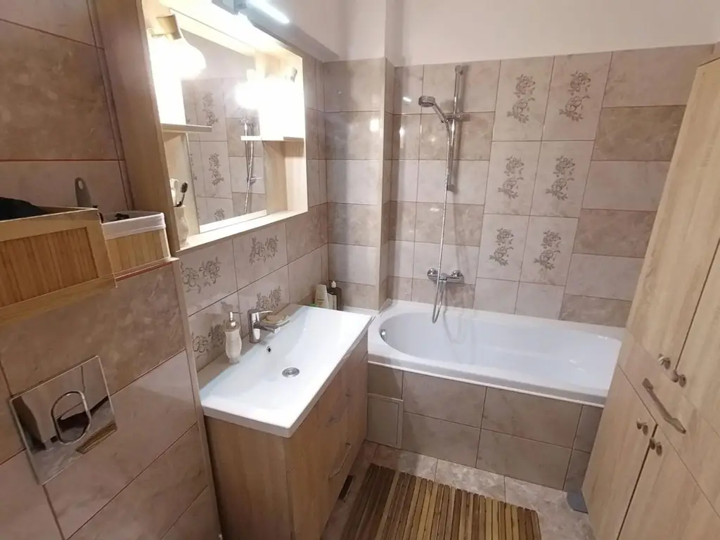Apartament 4 Camere Ultracentral, Decomandat, Etaj 2