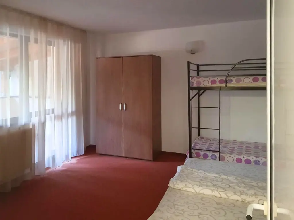 Hotel cu arhitectură montană deosebită poziționare premium Sâmbătă de Sus