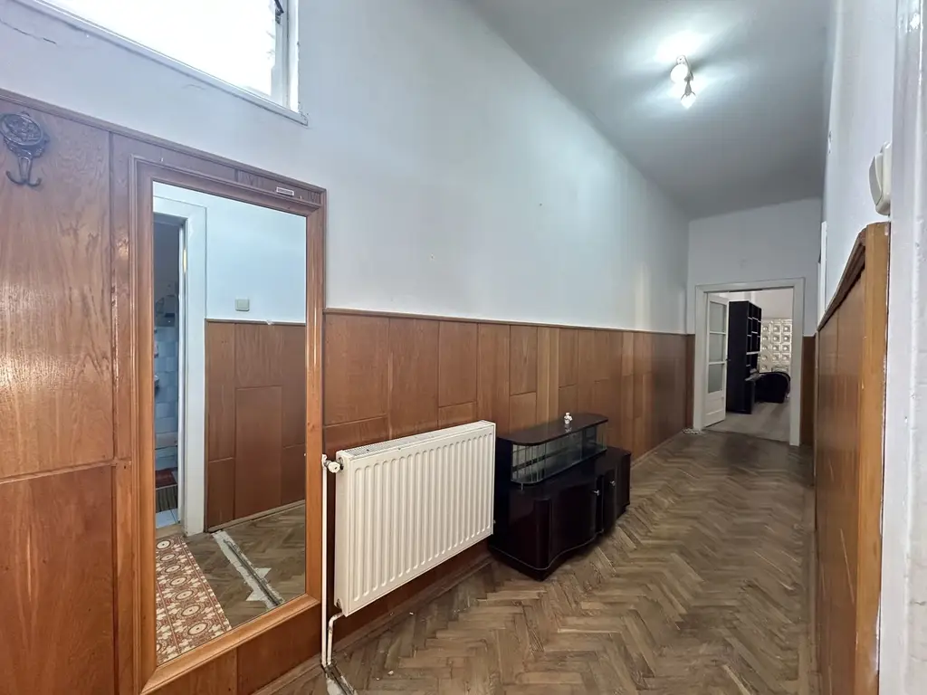 Apartament in casa spațios la doar 5-7 minute de Centrul Istoric
