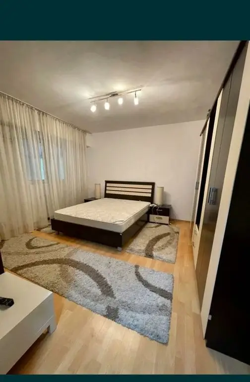 Particular închiriez Garsonieră dublă 420€ Mega mall