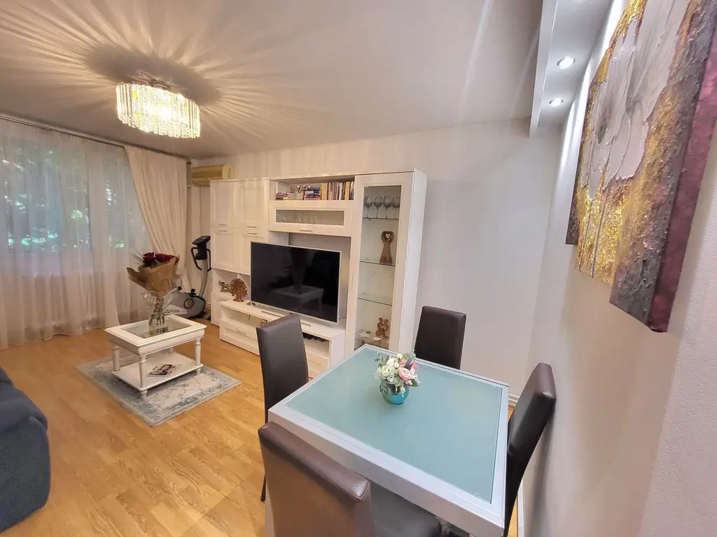 Direct proprietar vand apartament 4 camere București