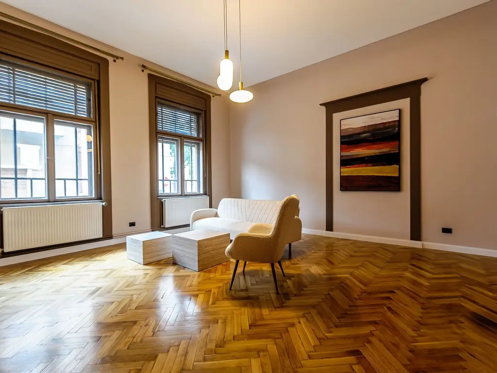 Apartament ULTRACENTRAL cu 3 camere, la cheie, renovat recent