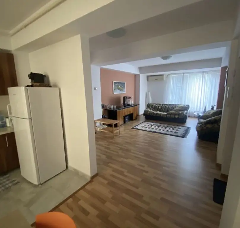 Apartament 3 camere Strada Rodnei