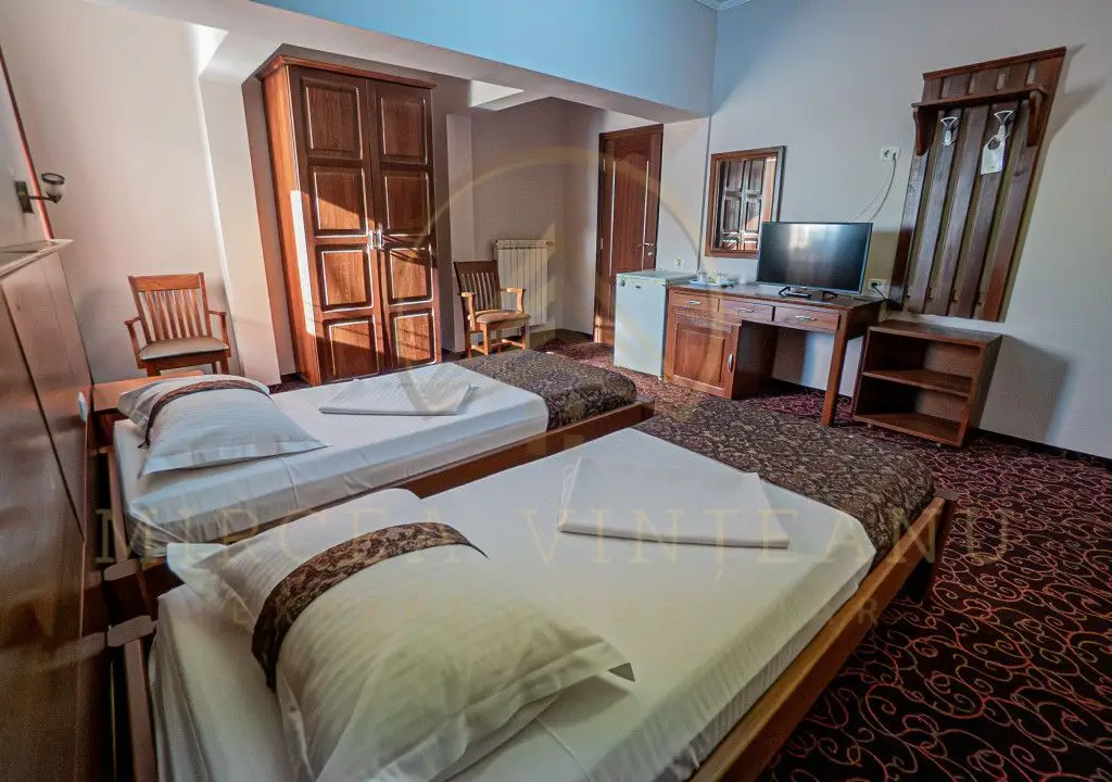 Hotel 3 Stele de Vânzare la Delfinariu, aproape de Mamaia