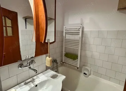 BRASADAS vinde ap 2 cam cu balcon etaj 2/3 Botizului.