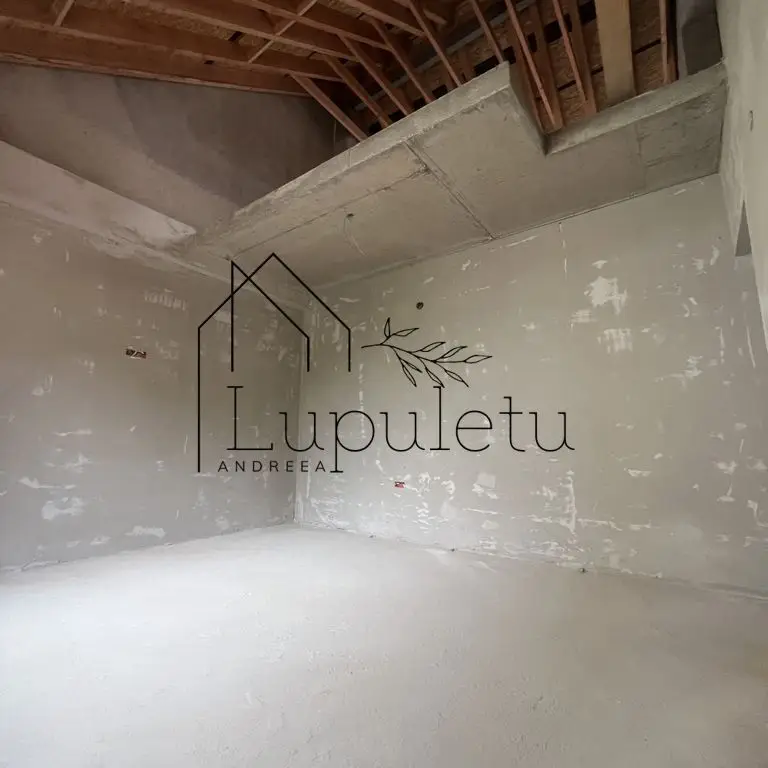Proprietate unică D+P+E+M, Complet Renovată în 2025 | V.Aaron |