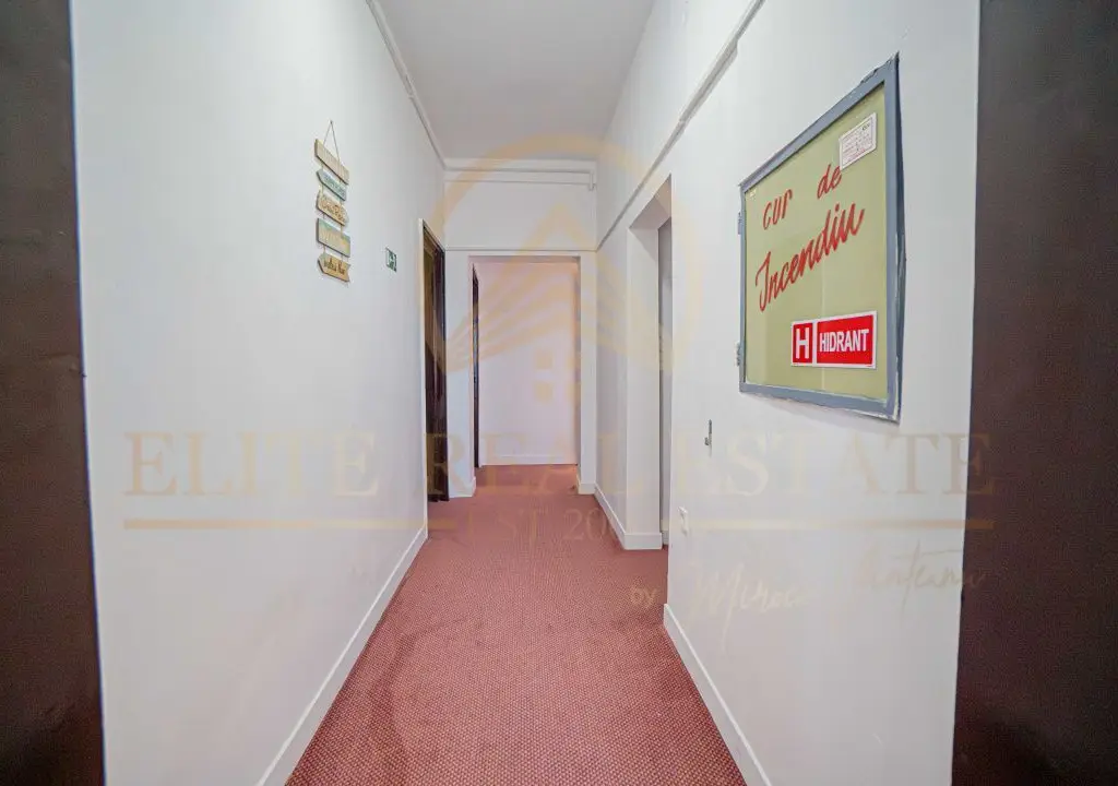 Hotel de vânzare în centrul stațiunii Eforie Sud