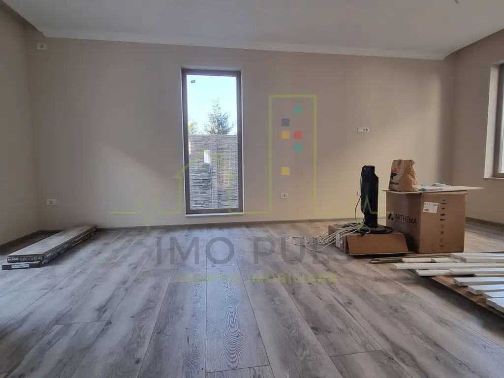 Case DESPARTITE prin GARAJ. 5 camere. 3 bai