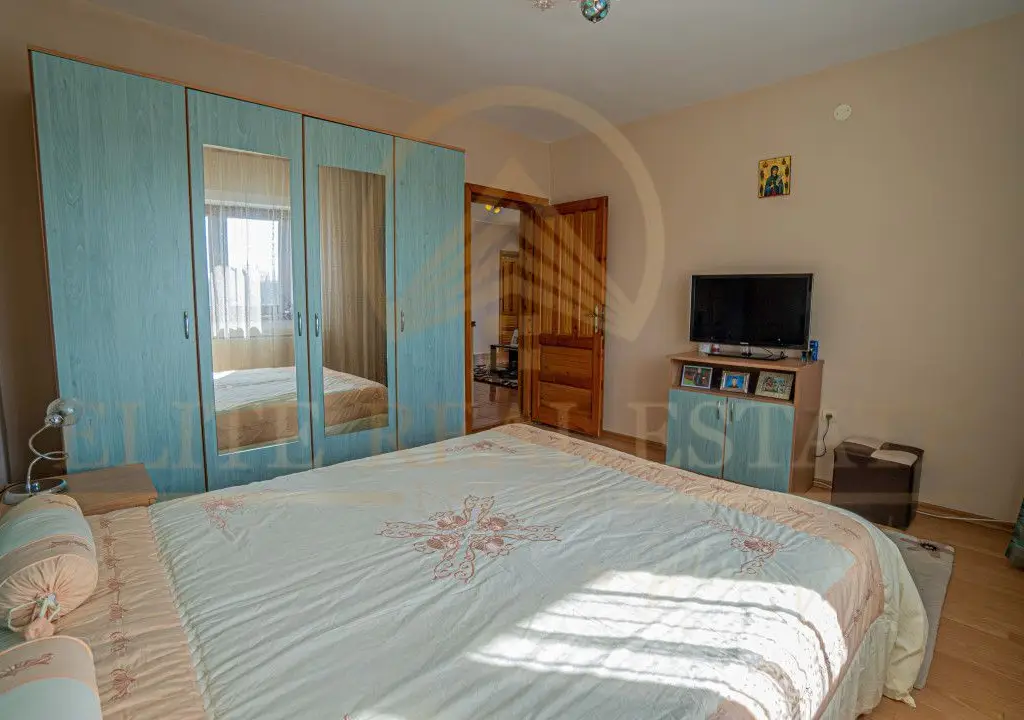Agigea - Vila D+P+1E+M pe un teren de 772 mp cu o deschidere de 21,46 m.