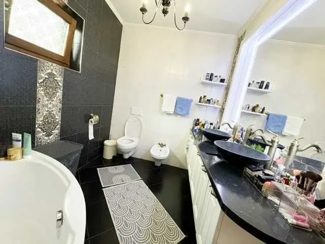 Vand casa D+P+1E+pod in Hlincea, 800m de Lidl Poitiers