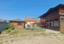 Proprietate in Cristian cu trei constructii+o fundatie,450000euro