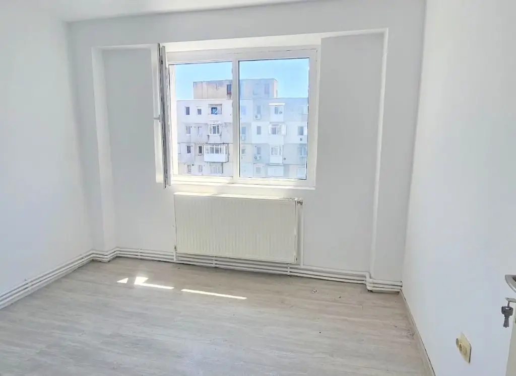 De vanzare apartament cu 2 camere, renovat, etaj9, Viziru 3, 43.000 euro