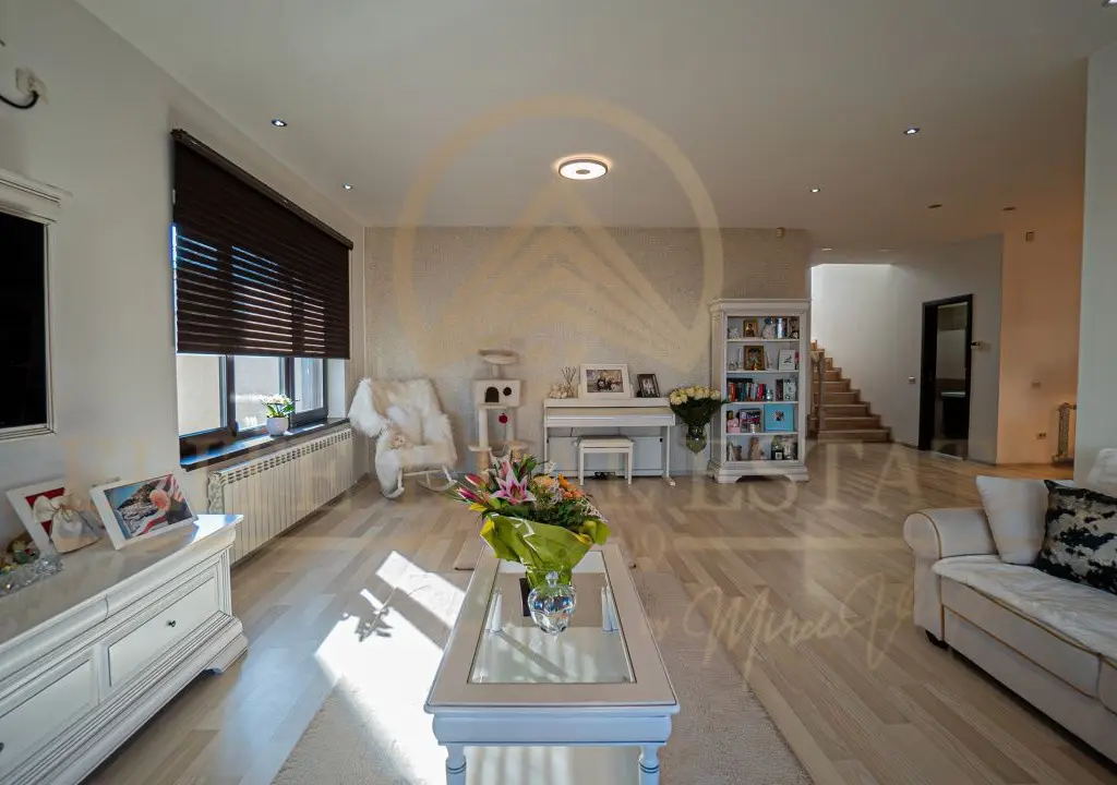 PALAZU – MALUL LACULUI – VILA 2016 LA CHEIE, ARHITECTURA DEOSEBITA!