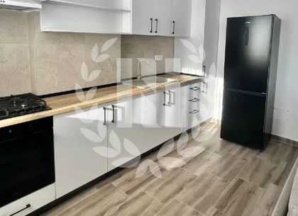 APARTAMENT 3 CAMERE DECOMANDAT 79 MP