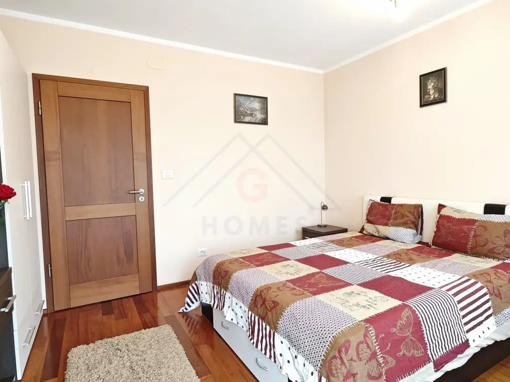 Casa spatioasa. Pretabil si pt. clinica, invatamant, camin varstnici.