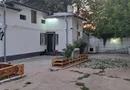 Casă de vânzare !! 3 camere, 2 băi, 3 dresinguri, cameră tehnică, pivniță, 2 garaje