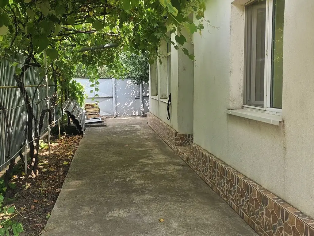 Casa la sol cu teren 1055 mp si livada - Vanatori, Galati