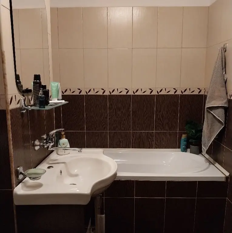 Apartament 3 camere cu garaj autorizat și beci