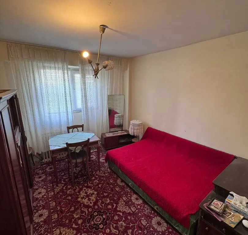 Apartament 3 camere de vânzare – Zona Pieței Centrale