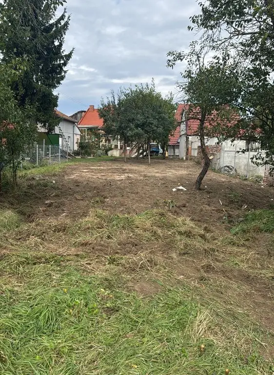 BRASADAS vinde parte de casa, str Unirii cu 7 ari teren.