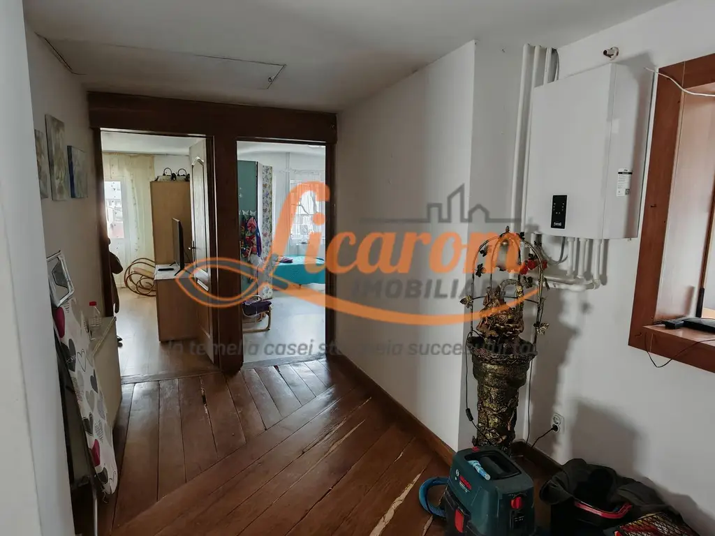 Vila P+E Bartolomeu,4 camere,4 bai,curte,garaj.