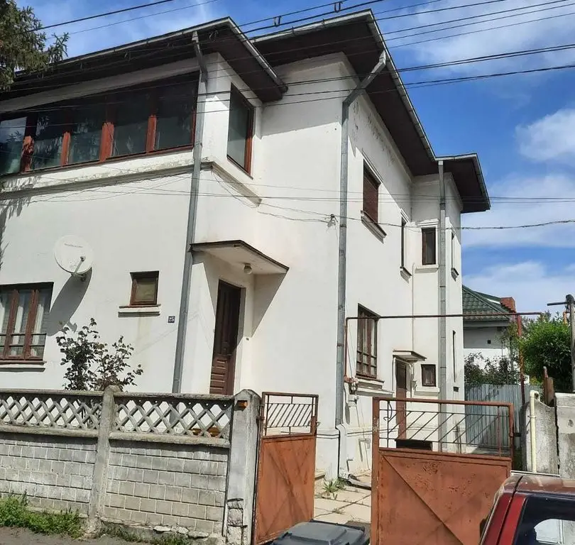 Vilă de vânzare București
