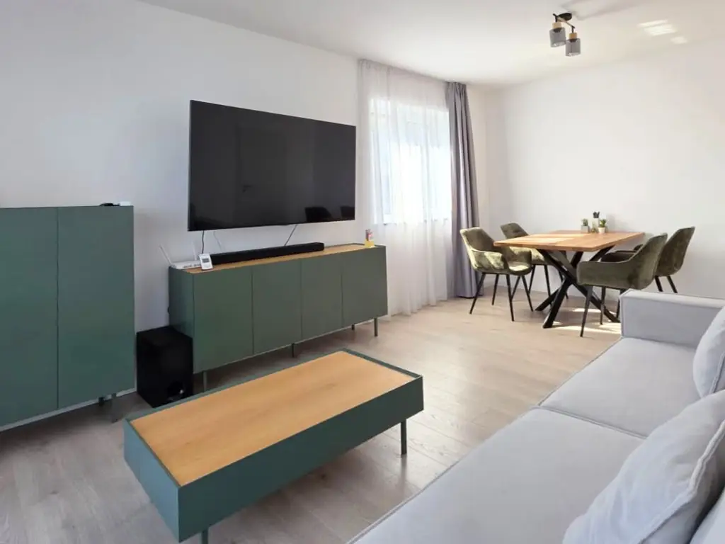 Apartament 3 camere de închiriat vedere spectaculoasă spre Tâmpa Qualis Coresi