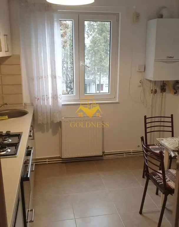 3 camere semidecomandate, parcare, Gheorgheni, Zona Albac, Hotel Royal