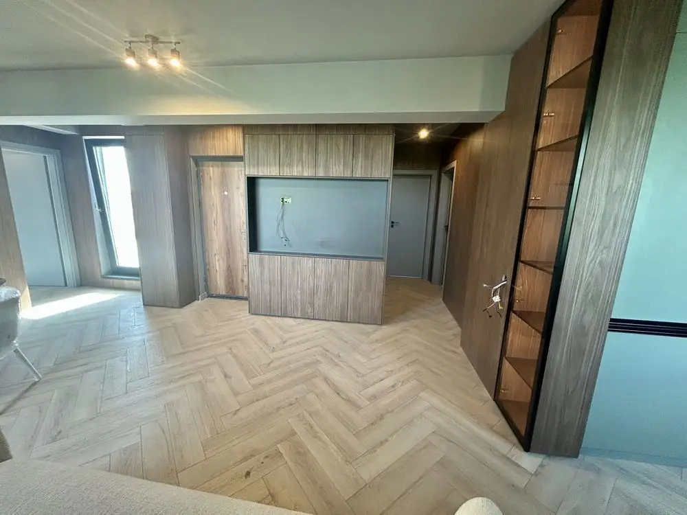 BRASADAS închiriaza ap NOU 3 cam bloc boutiqe Straulesti.