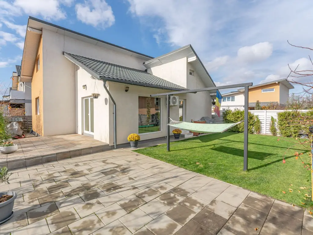 Casa mobilata utilata cartier Izvor Tarlungeni Brasov