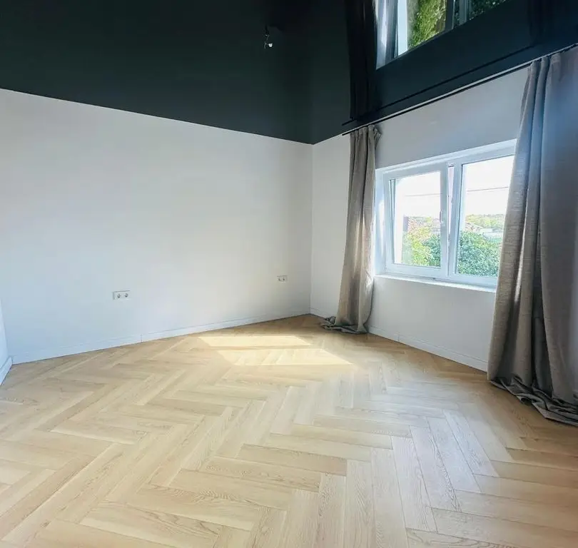 Casă la cheie, 140 mp + teren 540 mp — Zonă centrală Oradea. 387.000 E