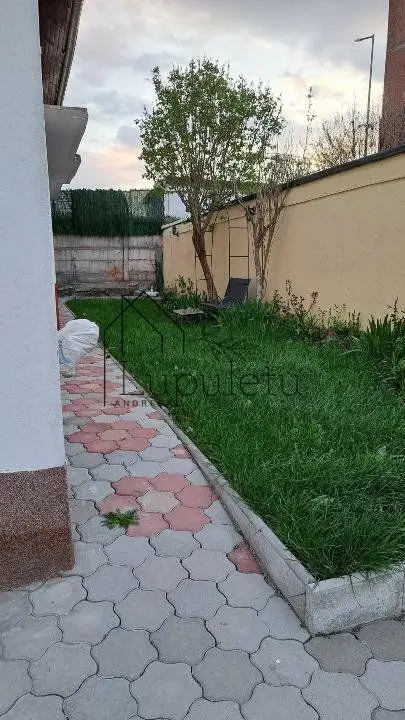 Casă de Vanzare | 200 MPU | Teren 305 MPU | Ultracentral