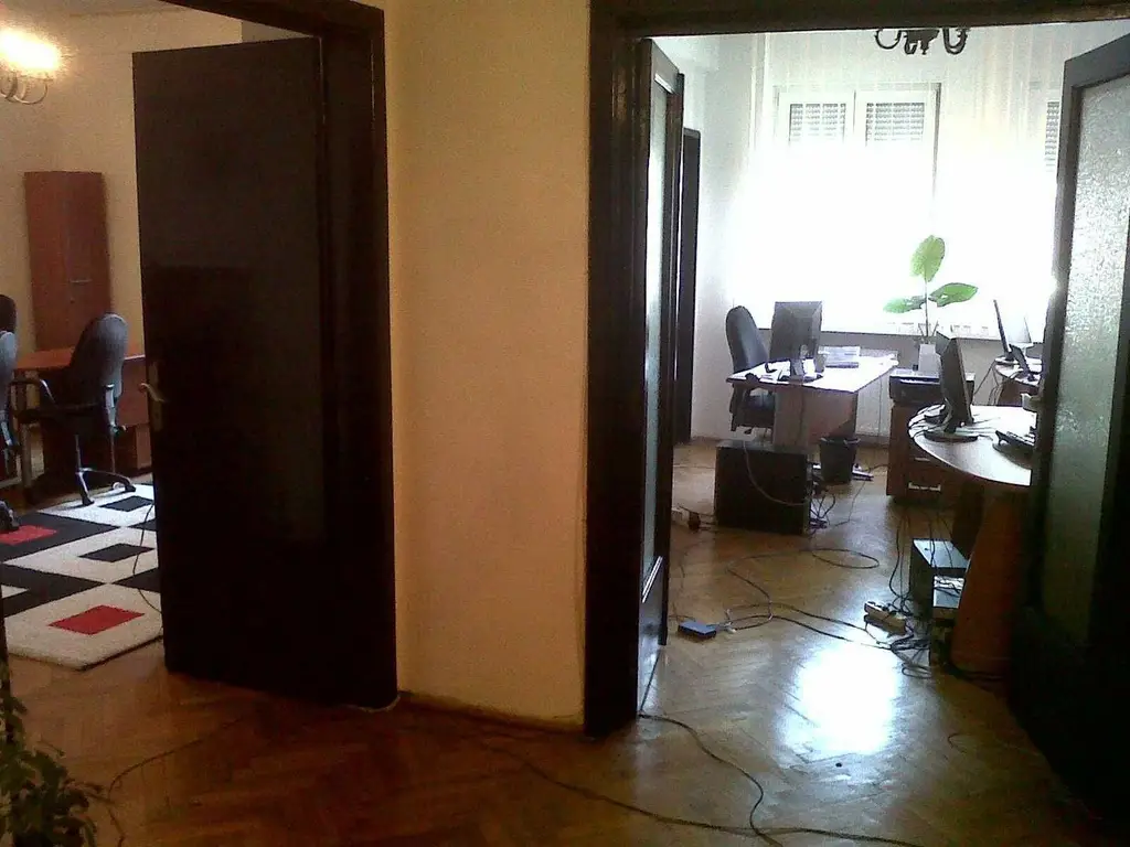 OCAZIE 4 camere Piata Romana 134 mp etaj 2/7 vedere Magheru 169700 EUR