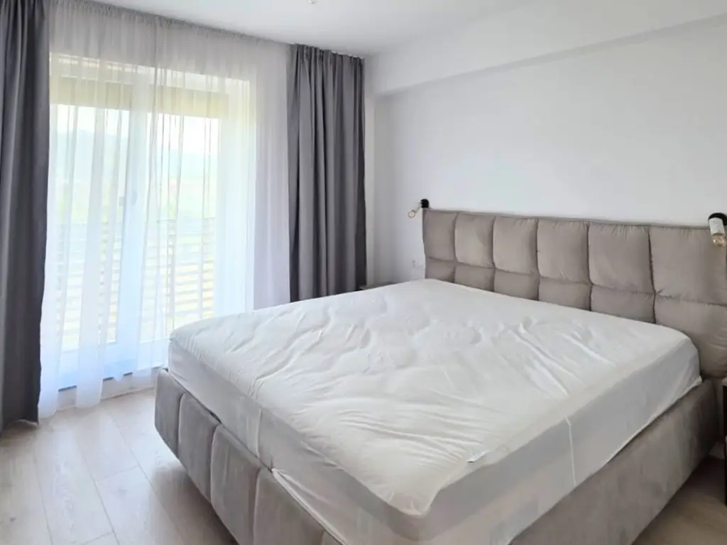 Apartament 3 camere de închiriat vedere spectaculoasă spre Tâmpa Qualis Coresi