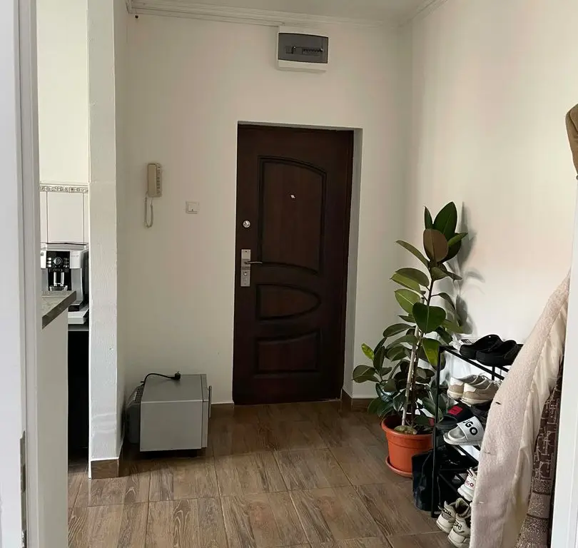 BRASADAS vinde ap 2 cam 51mp etaj 4/4 zona ULTRACENTRALA.