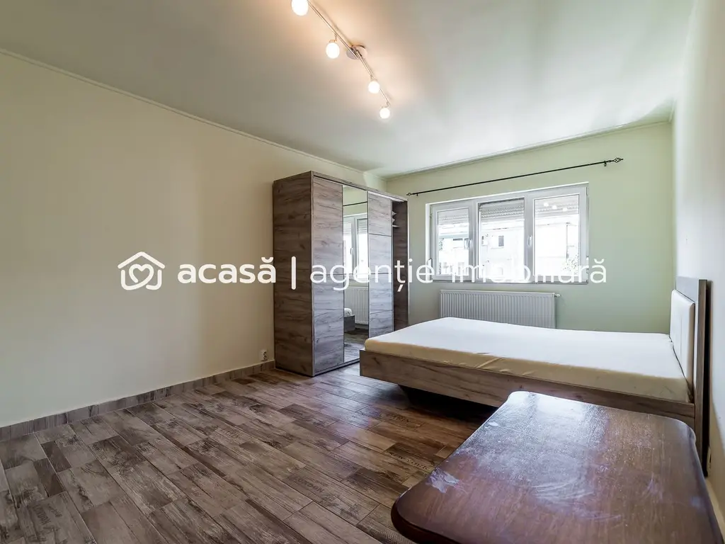 Ap 2 camere decomandat, renovat, 2 balcoane. Cartier Alfa Arad