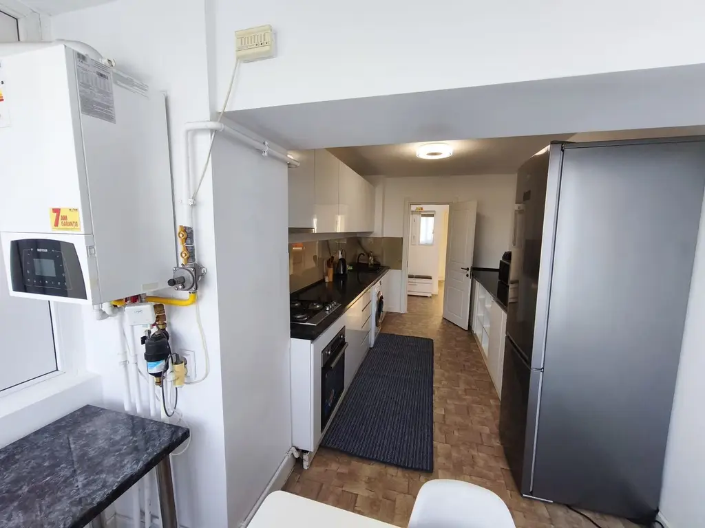 De vanzare apartament cu 3 camere , etaj 8/9 , Faleza, 165.000 euro