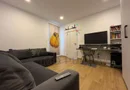 Apartament pe 3 nivele. Terasa 30 mp. 2 Balcoane. 2 Bai. Gradina