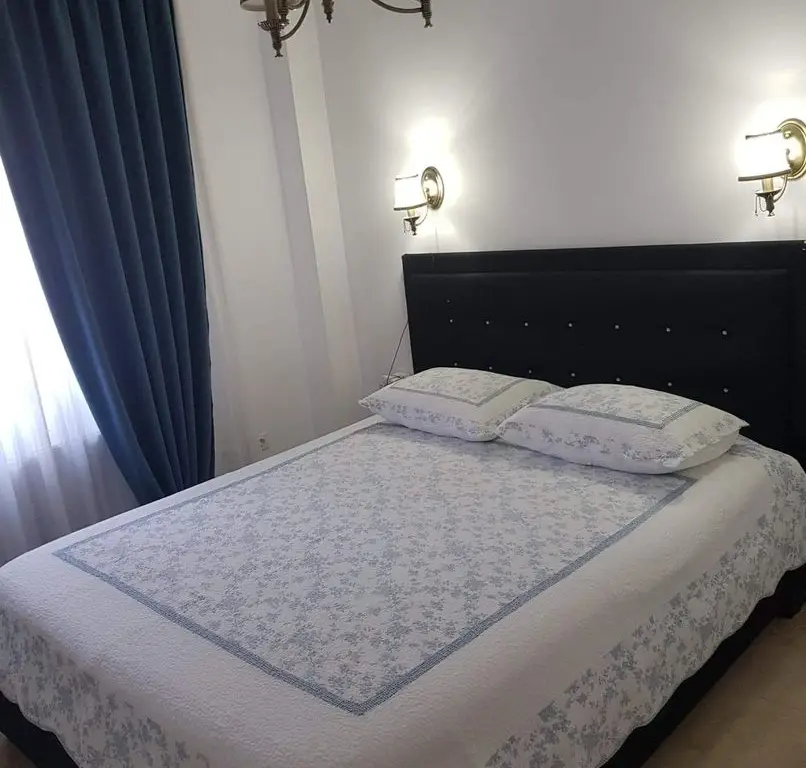 Ag EUROPA vinde apart NOU cu 3 camere in zona Carpati la etajul 4.