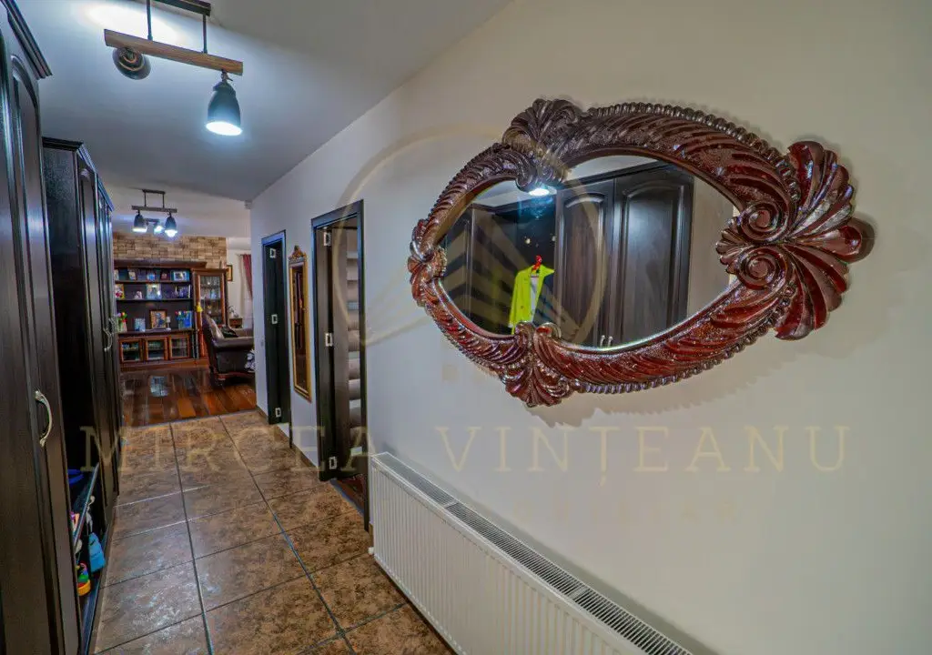 Palazu Mare / Elvila - Vila deosebită compusă din S+P+2E, mobilata și utilata