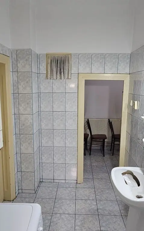 Vila P+1 Piața Muncii , strada Orzari, apartament cu 3 camere la Parer