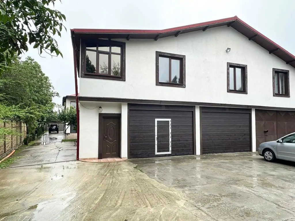 Inchiriere casă complet renovată cu 4 camere Băneasa, Sector 1