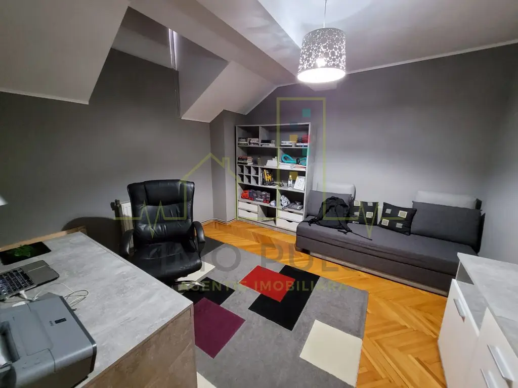 Casa individuala. Mobilata si utilata. Dispune de toate utilitatile.
