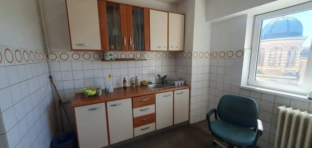 Ag BRASADAS închiriază 4 cam 100mp etaj 6/8, Pta Unirii.