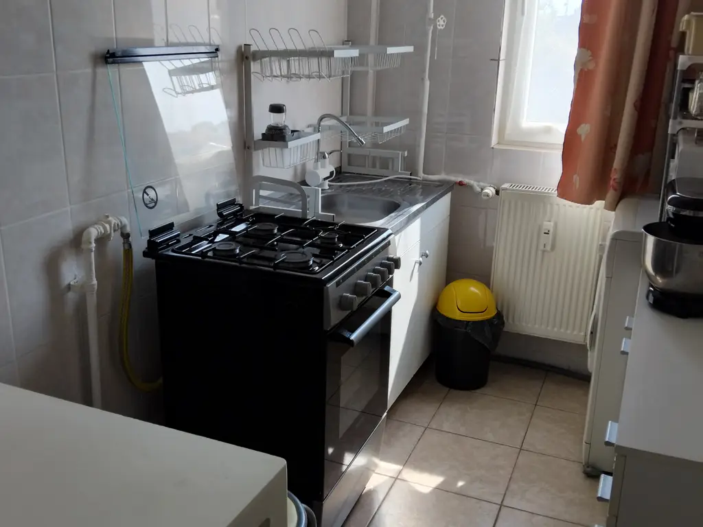 Vand ap 2 camere la cheie zona Intim