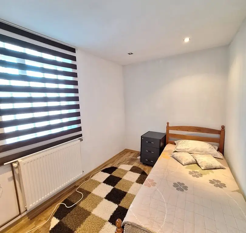 Inchiriere apartament la casa, Centru Bascov