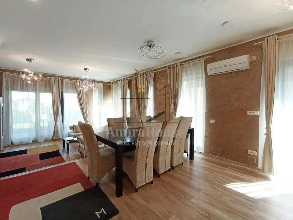 Casa tip duplex, 170 mp utili, 250 mp teren, finisata, mobilata, zona E.Ionesco