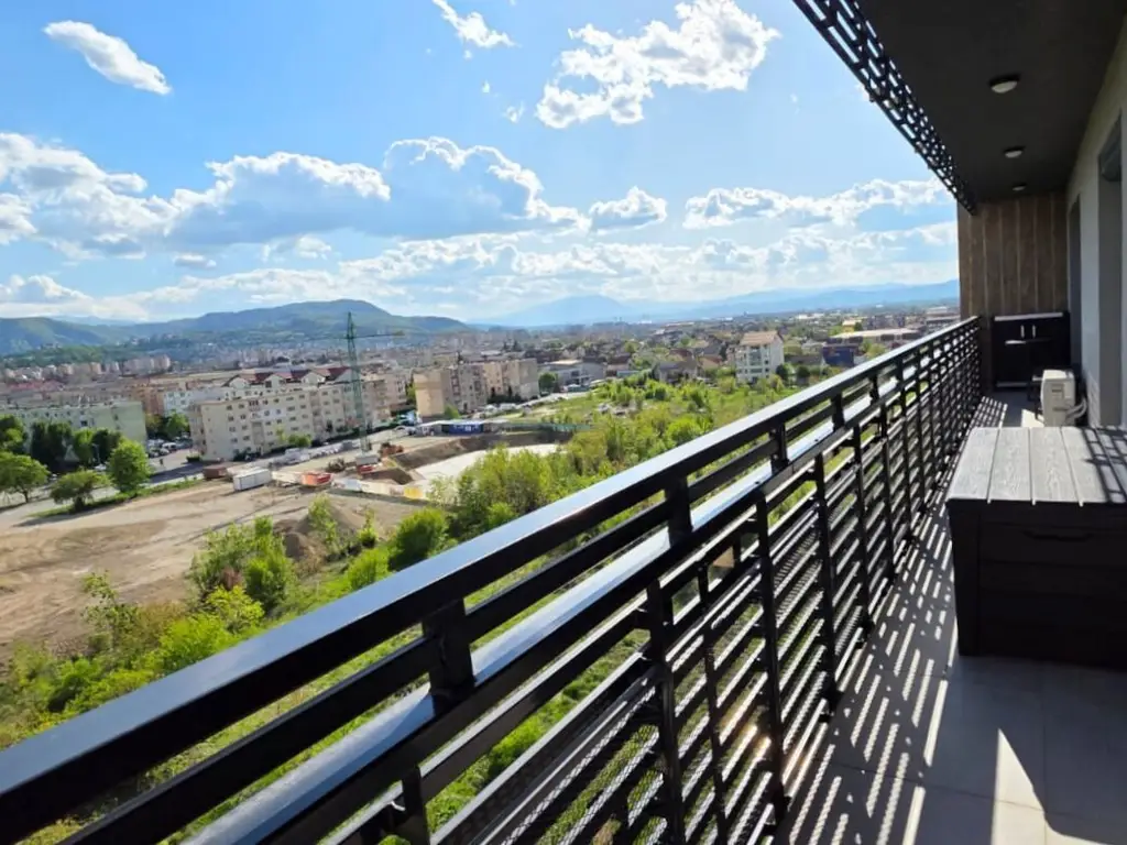 Apartament 3 camere de închiriat vedere spectaculoasă spre Tâmpa Qualis Coresi